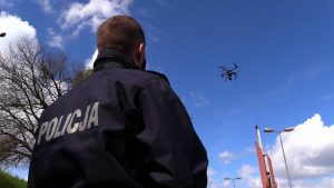 Już nie patrzcie we wsteczne lusterko. Śląska policja drogowych piratów filmuje z drona!