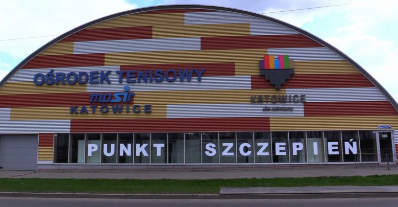 W hali MOSiR w Katowicach szczepią przeciwko covidowi. Na Janowie ruszył nowy punkt