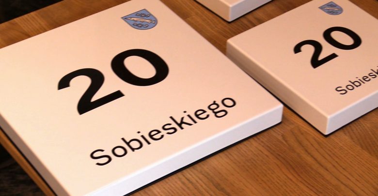 Nowe tabliczki na domach w Rybniku. Może mieć je każdy mieszkaniec, ale musi zapłacić