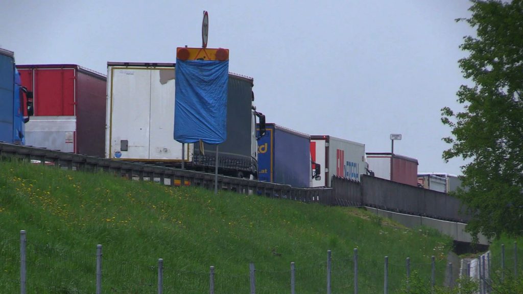 Gigantyczne korki i wypadek za wypadkiem!~Koszmarny poniedziałek na autostradzie A4