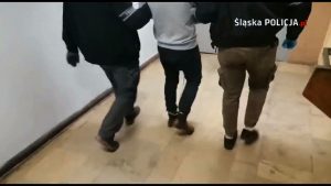 41-letni Tomasz M. przyznał się do zamordowania 11-letniego Sebastiana z Katowic. Mężczyzna usłyszał dwa zarzuty, w tym morderstwa, za który resztę życia może spędzić za kratkami.