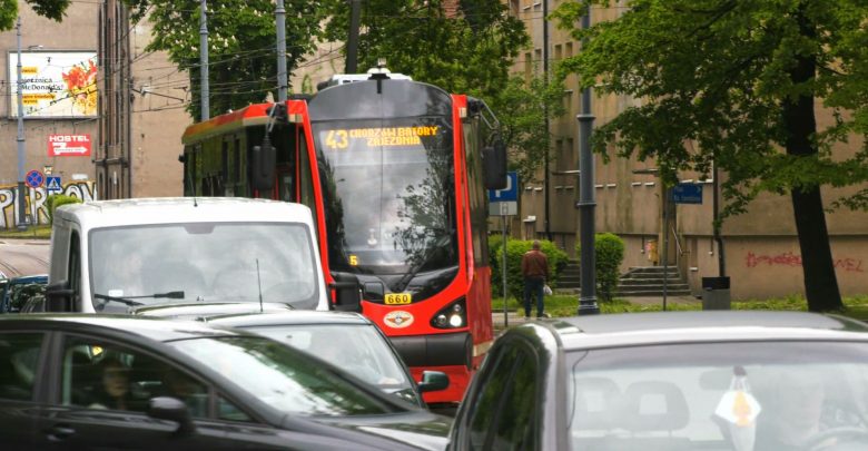 Co zrobić, żeby na śląsku i w Zagłębiu tramwaje jeździły szybciej? Metropolia chce to sprawdzić