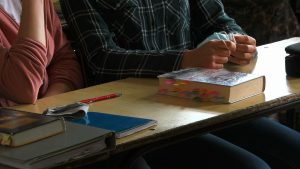 Koniec ze znienawidzonym online. Uczniowie już w szkolnych ławkach, powrót do szkół stał się faktem