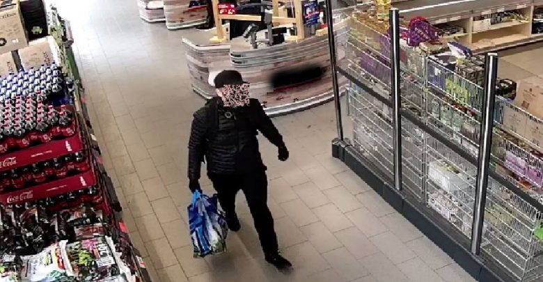 Policja z Gliwic daje wandalowi ultimatum. "Zgłaszasz się, albo pokażemy twoją twarz!" (fot.KMP Gliwice)