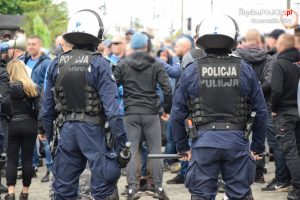 Ruch Chorzów o krok, a nawet kroczek od awansu do 2 ligi. Chorzowianie wygrali 15. mecz z rzędu, wygrywając w Tarnowskich Górach z TS Gwarek 1-0 po golu Janoszki (fot.policja)