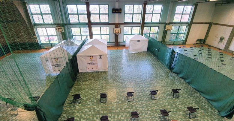 Punkt szczepień powstał w parku wodnym. Łazy zaczynają dzisiaj szczepienia masowe FOTO: UM ŁAZY/ECHA ŁAZ
