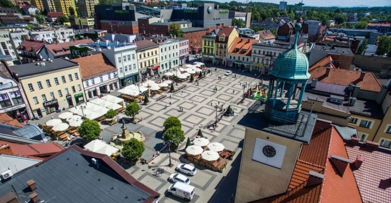 15 maja ogródki gastronomiczne wznowią działalność. W Rybniku za 1 złotych (fot.UM Rybnik)
