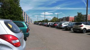 Na parkingu przy tyskich Paprocanach już do południa ciężko było znaleźć wolne miejsce