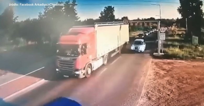 Sosnowiec: Bramownica? Jaka bramownica! Kierowca TIRa staranował bramownicę przy ul. Innowacyjnej