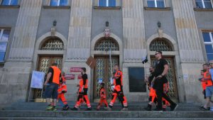 Protest ratowników medycznych przetoczył się przez Polskę. Na ulice wyszli także w Katowicach
