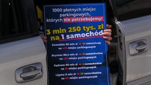 "Witamy na pierwszym w Polsce lotniskowcu". Poseł Sośnierz orze ostro centra przesiadkowe w Katowicach