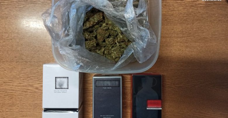 Pijany kierowca chciał dać policji łapówkę. Ale nie pieniądze, a perfumy. Fot. Policja Śląska