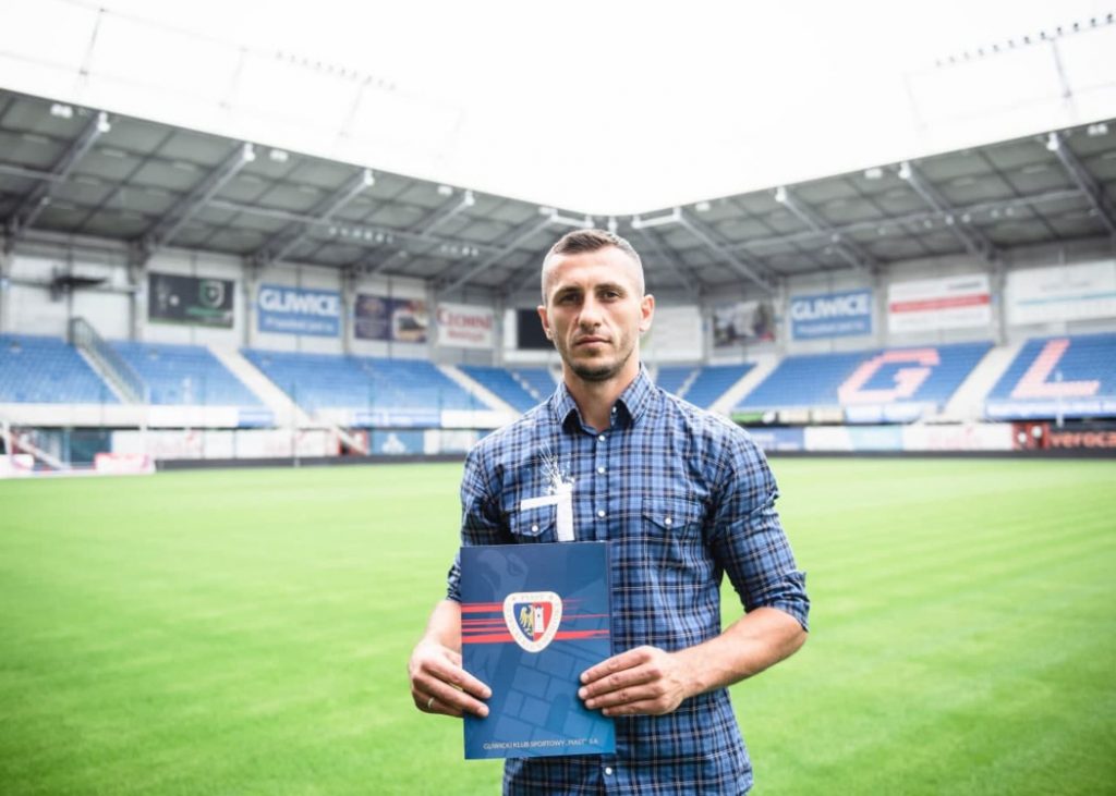 Nowy kontrakt ozdobił swoim podpisem także Tomasz Jodłowiec (fot.Piast Gliwice)