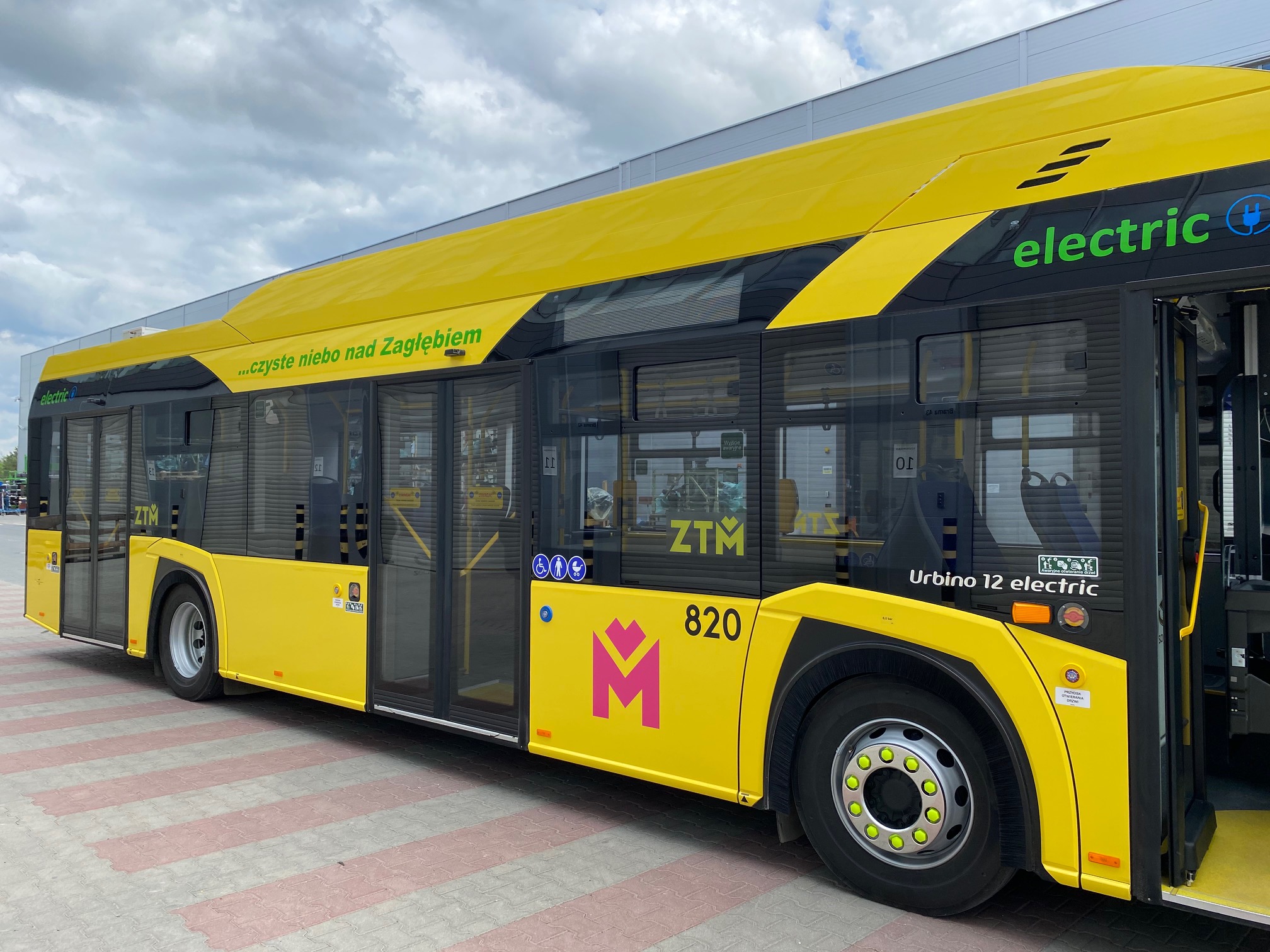Sosnowiec: nowe elektryki w nowym malowaniu. Fot. UM Sosnowiec