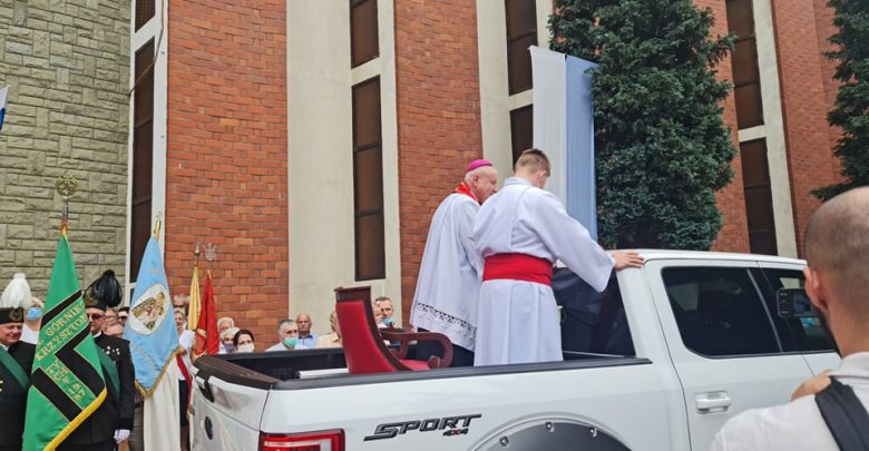 W parafii pw. św. Krzysztofa w Tychach od lat pielęgnuje się tradycję święcenia pojazdów
