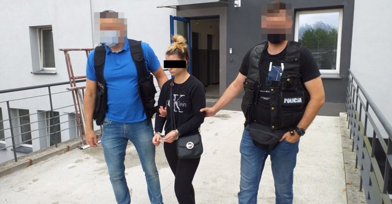 22-latka podszywała się pod policjantkę CBŚP. Wpadła niedługo po dokonaniu oszustwa (fot.KMP Lublin)