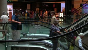 Branża handlowa nie chce kolejnego lockdownu i apeluje: Szczepcie się!