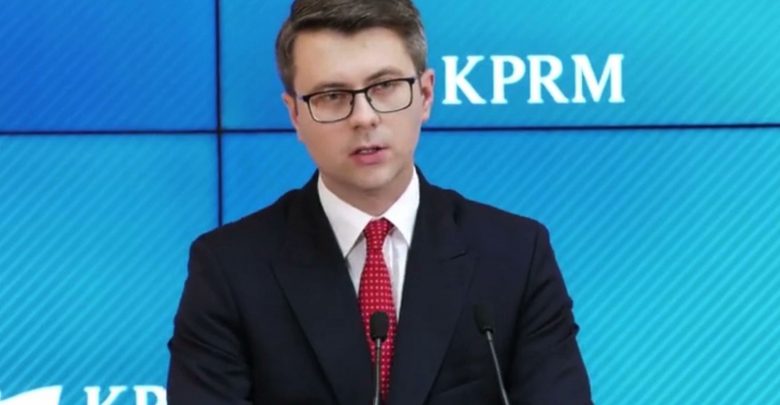 Niezaszczepionych w Polsce czekają nowe obostrzenia? Rzecznik rządu: "Osoby które są zaszczepione nie będą podlegały limitom"