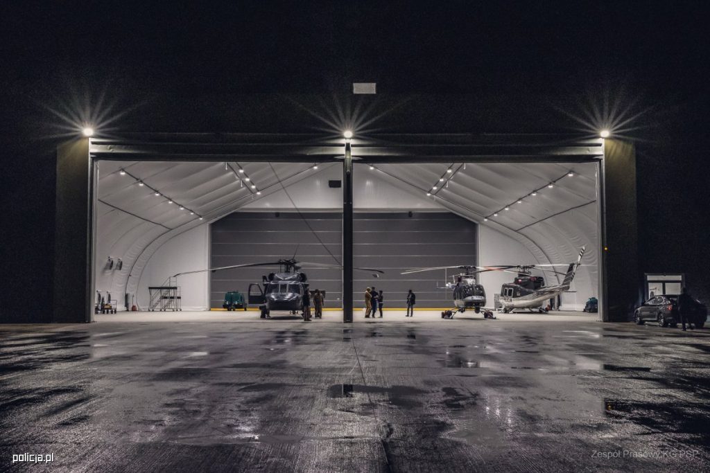 Black Hawk z polskimi policjantami poleciał do Turcji. Będzie wspierał walkę z ogromnymi pożarami (fot.policja.pl)