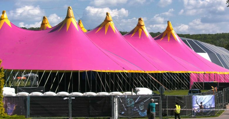 Rozpoczyna się duża impreza w Parku Śląskim - Fest Festival. Od rana do Chorzowa fani muzyki zjeżdżali z różnych części Polski.