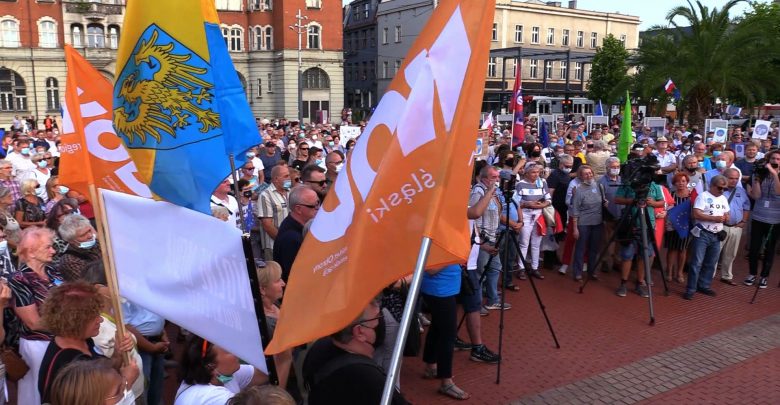 Śląskie ulice pełne przeciwników "lex TVN". Protesty przelały się przez całą Polskę