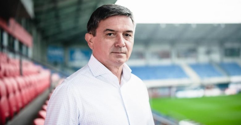 Trener Waldemar Fornalik przedłużył swój kontrakt z Piastem Gliwice. 58-letni szkoleniowiec związał się z Niebiesko-Czerwonymi do 30 czerwca 2024 roku (fot.GKS Piast Gliwice)