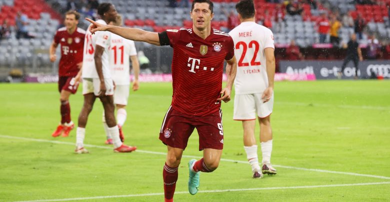 To uczucie, kiedy jesteś tak dobry, że sam siebie nie możesz powstrzymać. Lewandowski demoluje rekordy Bundesligi (fot.Bayern Monachium)