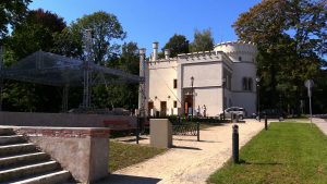 To ostatnie prace przed otwarciem pałacu w bytomskich Miechowicach. Od soboty obiekt po kilkunastu miesiącach będzie dostępny dla mieszkańców