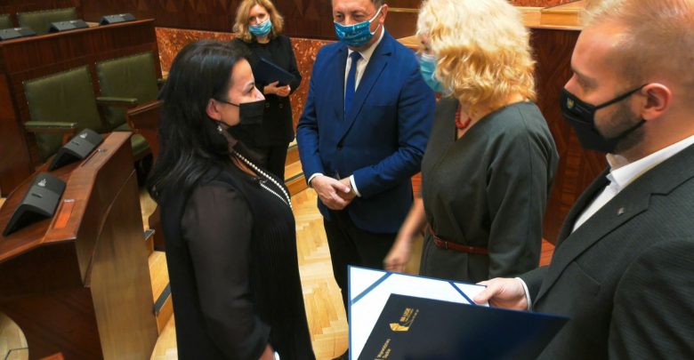 12 gmin i powiatów z dotacjami na drogi dojazdowe do pól. To pomoc zarządu woj. śląskiego
