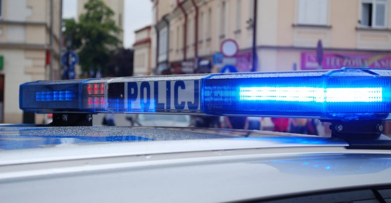 Pijany zamienił się z pijanym za kierownicą, bo zatrzymał ich patrol policji