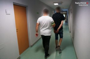Kierowca z Rudy Śląskiej ma dopiero 19 lat, a nawywijał jak filmy "Mistrz kierownicy" (fot.policja)