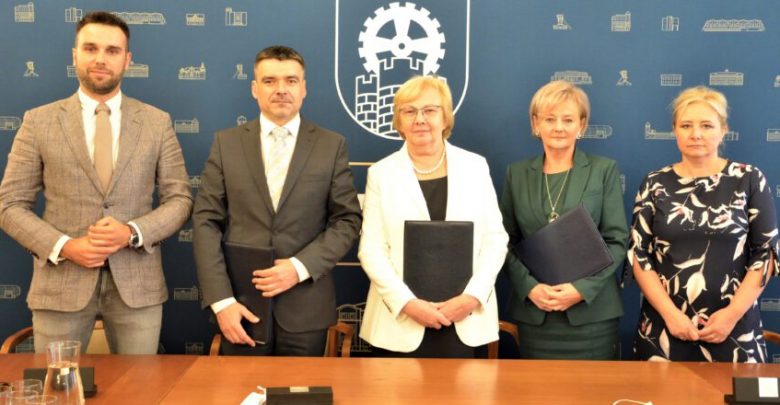 Umowa na przebudowę ul. Mikulczyckiej w Zabrzu podpisana. Fot. UM Zabrze