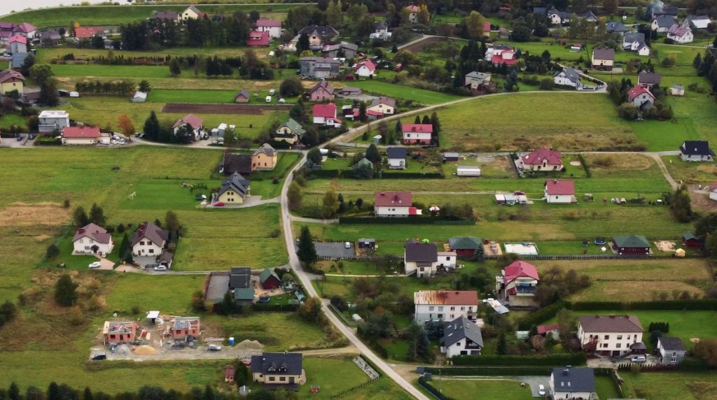 Nowe na wsi – śr. 17:25, czw. 17:25, wt. 07:15