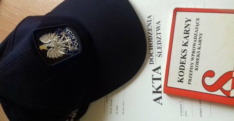Zaczepiał małe dziewczynki, a później się przy nich obnażał. 34-latek został zatrzymany (fot. Policja Podkarpacka)