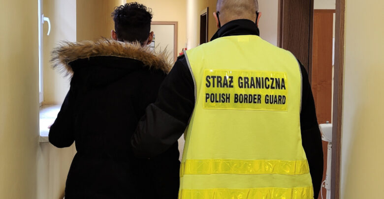 Straż graniczna zatrzymała obywatela Tunezji. Podawał się za Algierczyka. Fot. Śląska Straż Graniczna