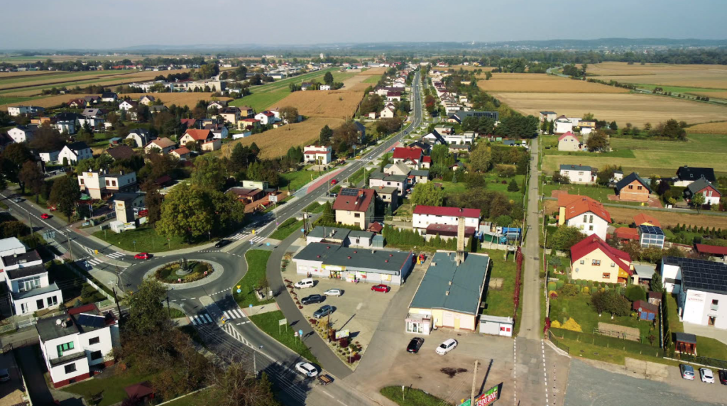 Nowe na wsi - śr. 17:25, czw. 17:25, wt. 07:15