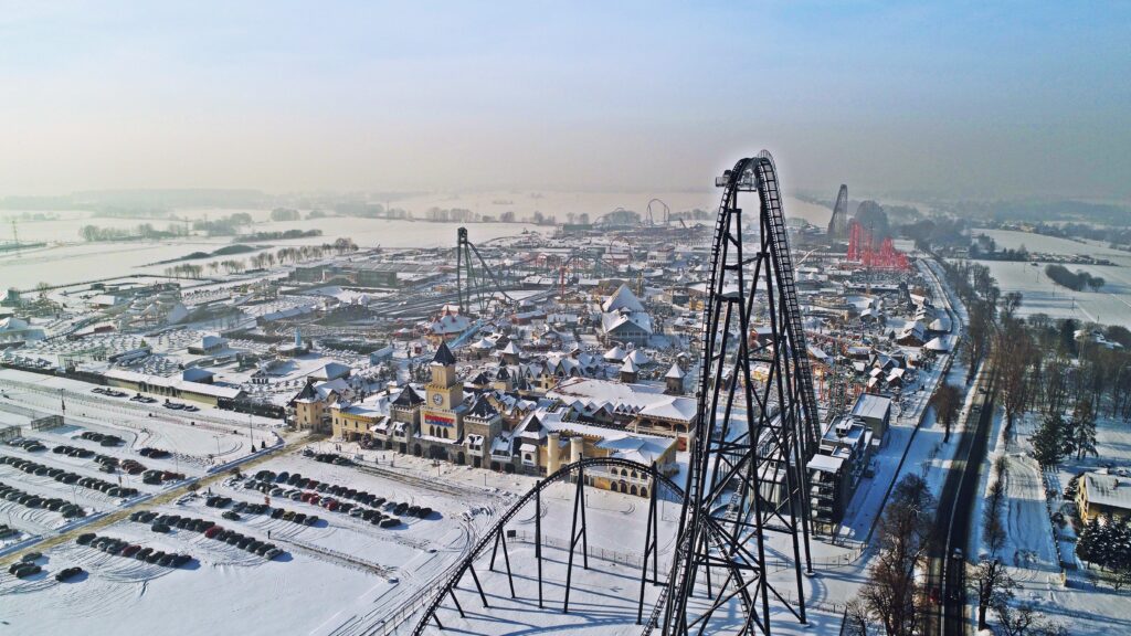 Energylandia będzie czynna zimą! W piątek wielkie otwarcie! Będzie można jeździć na rollercoasterach? (fot.materiały prasowe)