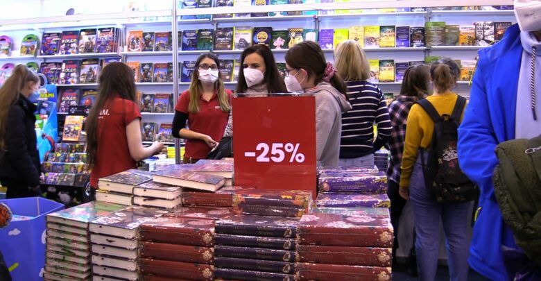 Tysiące książek, dziesiątki pisarzy, spotkań i wydawnicze premiery. Trwają Targi Książki w Katowicach