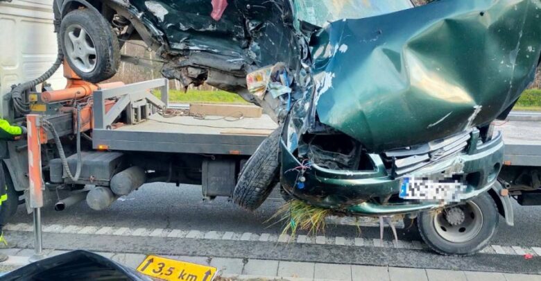 Zderzenie suzuki z volvo. Jedna osoba nie żyje (fot.Policja Podkarpacka)