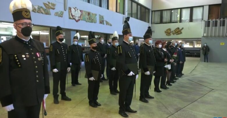 Są medale, jest orkiestra, ale każdy czuje, że to już nie jest prawdziwa Barbórka