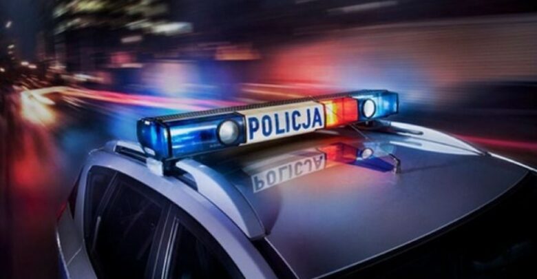 Zabrze: Znaleziono go w mieszkaniu, przygniecionego meblami. Senior w stanie ciężkim przebywa w szpitalu