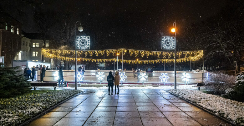 Zabrze: Miejskie lodowisko zaprasza amatorów łyżwiarstwa (fot.UM Zabrze)