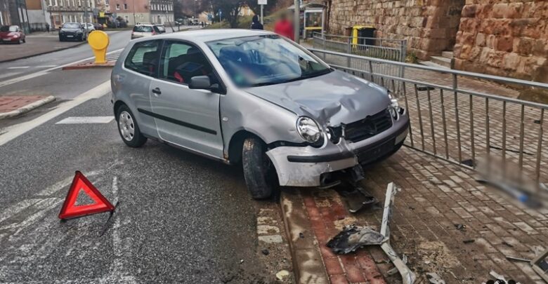 Ponad 5 tys. złotych mandatu dla kierowcy volkswagena (fot.KMP Wałbrzych)