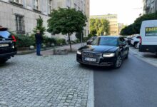 Związkowcy: premier przyjechał tu dla słupków wyborczych. Fot. Bartosz Bednarczuk