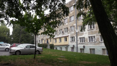 NOWE FAKTY: 3,5 latek wypadł spadł z trzeciego piętra z bloku w Jastrzębiu-Zdroju