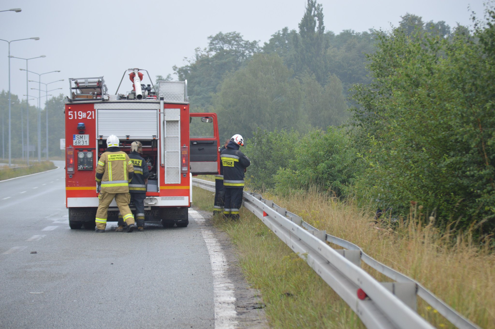 Wypadek w Łaziskach Górnych. Zdjęcia z miejsca zdarzenia. Fot. dzięki uprzejmości Gazety Łaziska, autor zdjęć: M. Strzelczyk