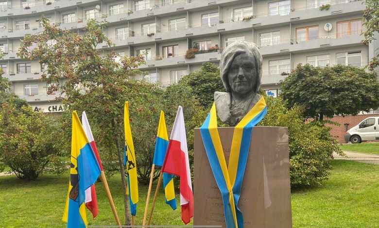 Krystyna Bochenek pomnik