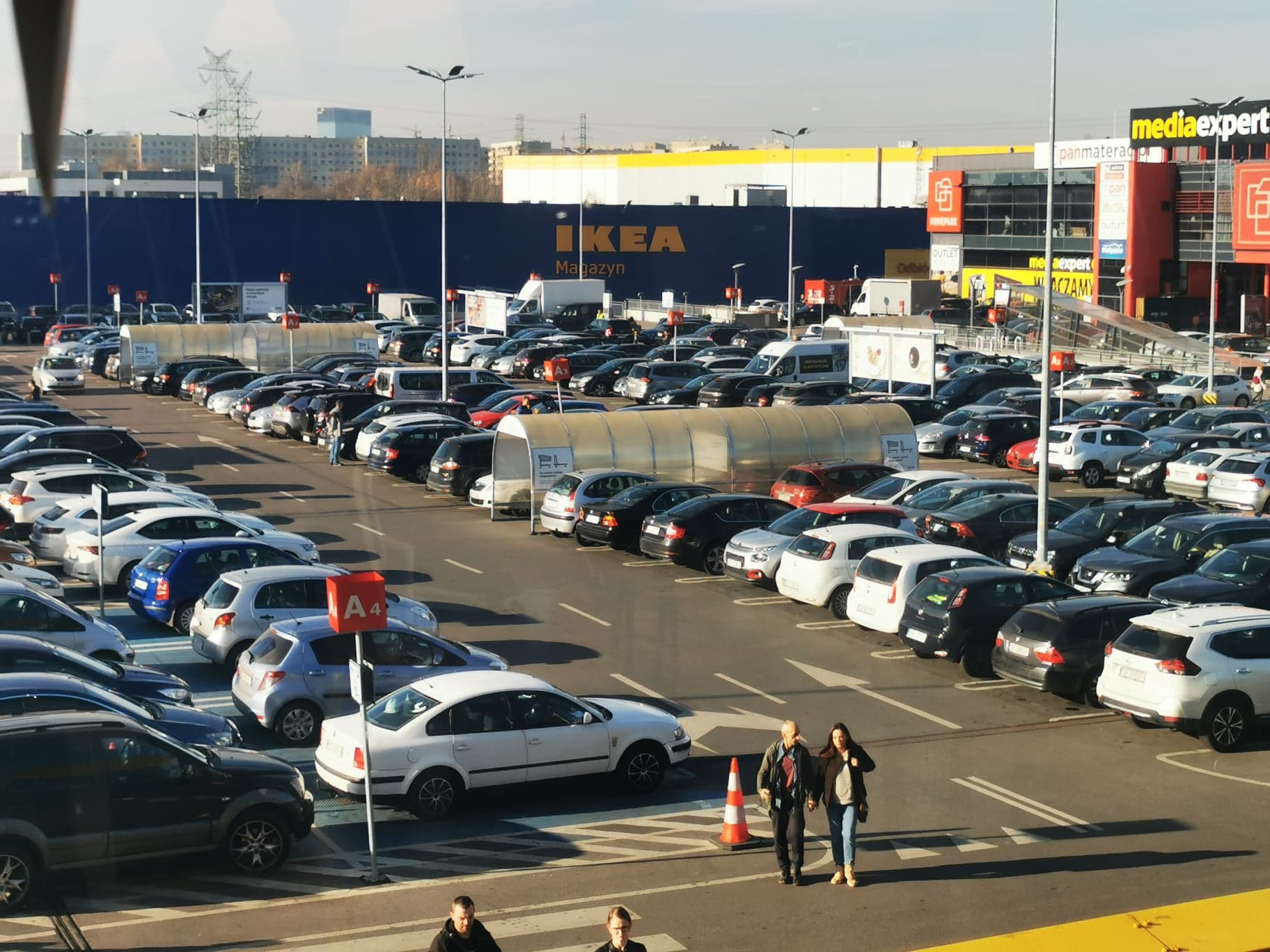 oblężona ikea katowice