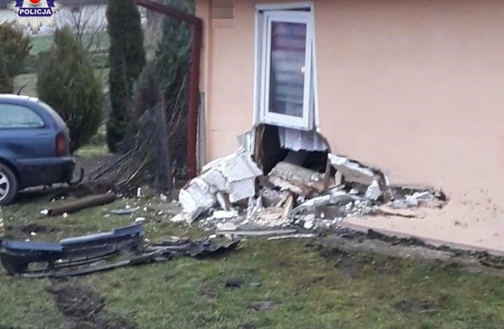 Wjechał w dom. Był pod wpływem narkotyków/fot.Policja Lubelska