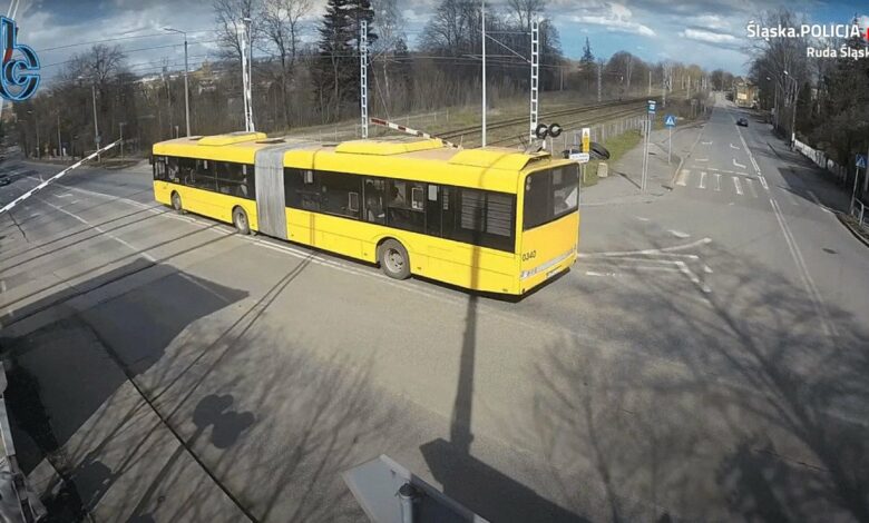 3 tys. zł mandatu i 15 punktów karanych dla kierowcy autobusu w Rudzie Śląskiej/fot.Śląska Policja